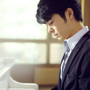 魏无羡脱了内裤打开腿让人躁
